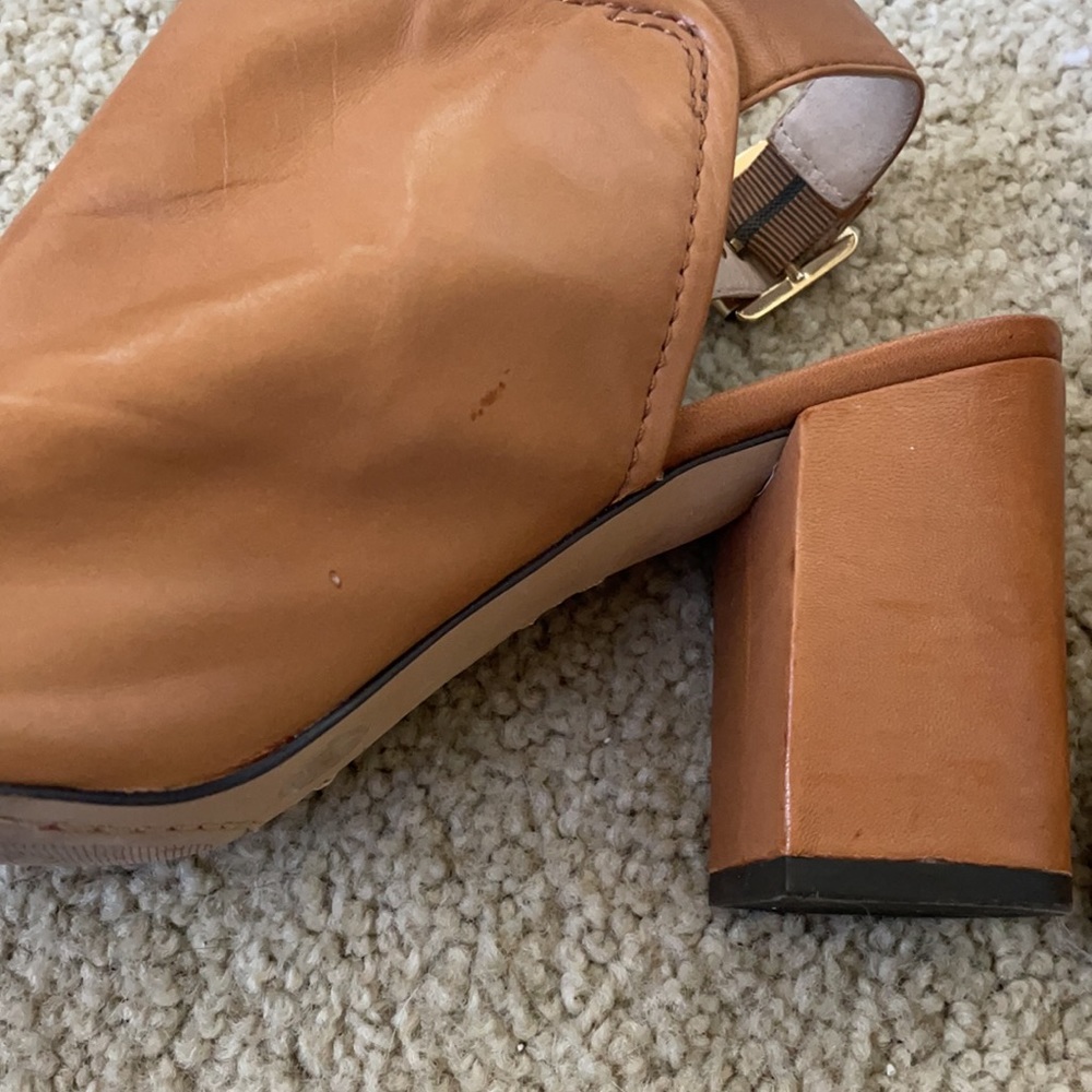 Vince Camuto leather tan slingback heels - Picture 7 of 8